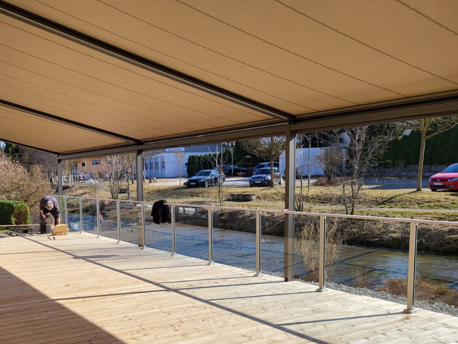 Referenzbild Markisen & Senkrechtmarkisen