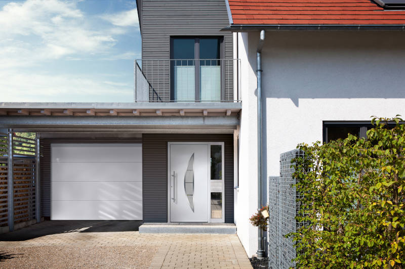 Groke Haustür mit Seitenteil