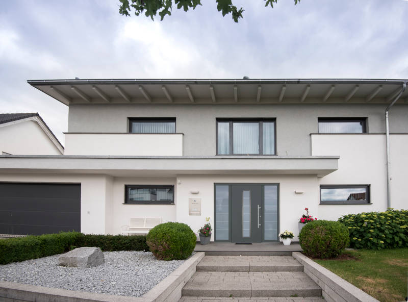 Groke Haustür flügelüberdeckend